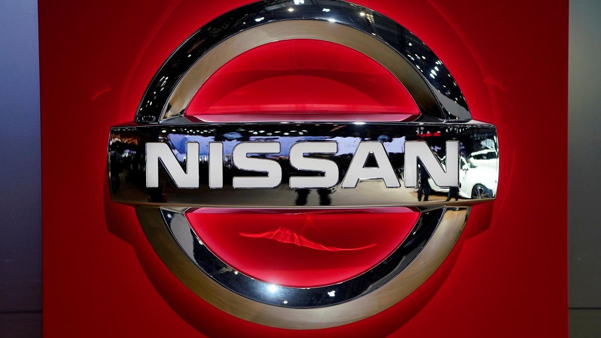 <div class="paragraphs"><p>Nissan logo</p></div>