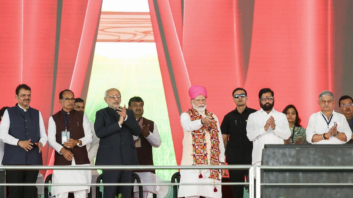 <div class="paragraphs"><p>PM Modi laid the foundation stone of the Navi Mumbai Airport Influence Notified Area (NAINA) project at an event in Thane.</p></div>