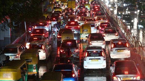 <div class="paragraphs"><p>Heavy traffic jam seen in Hosur road due to heavy rainfall in Bengaluru on Saturday, October 5, 2024. </p></div>