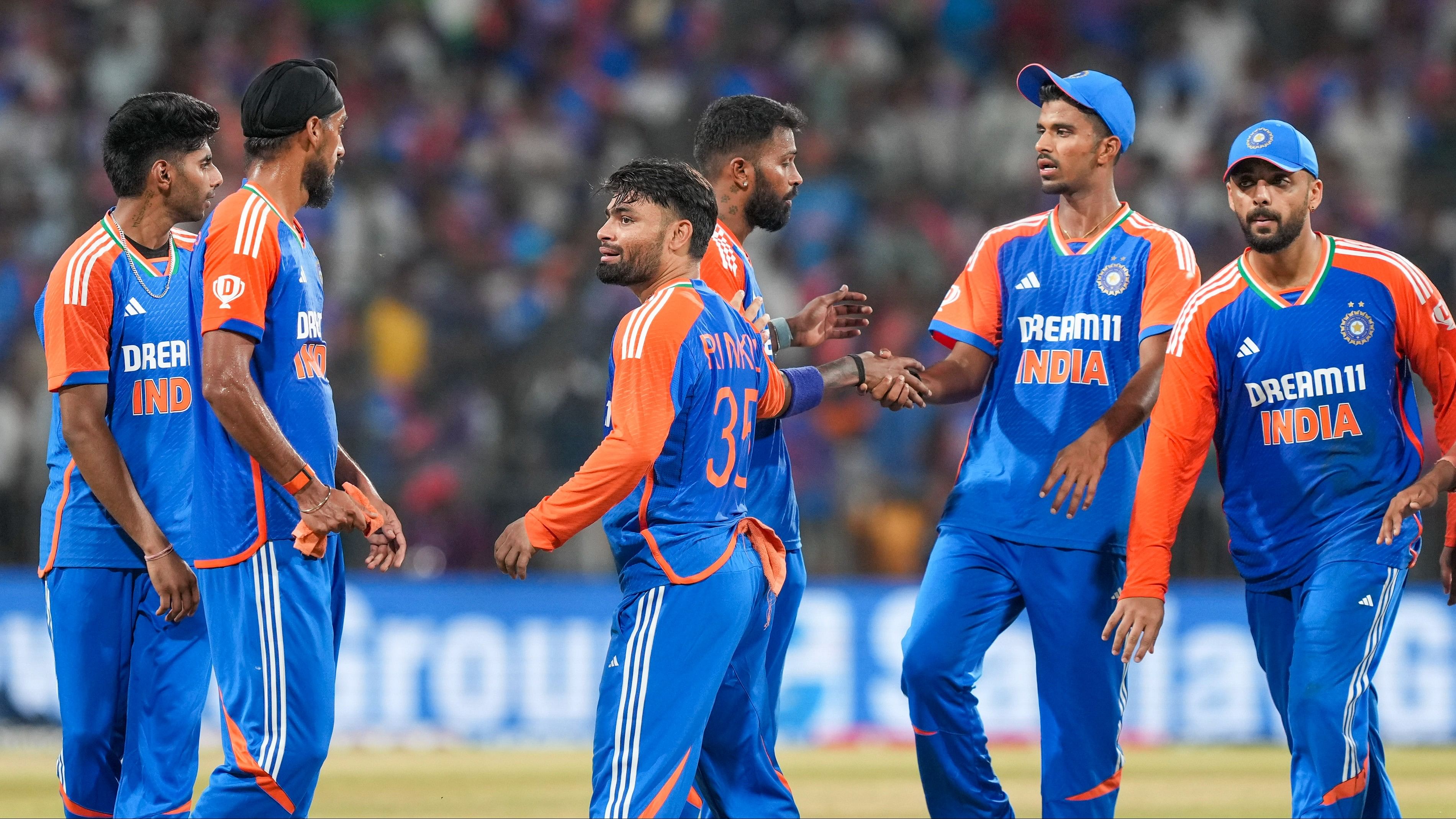 <div class="paragraphs"><p>Arshdeep Singh celebrates with teammates after taking the wicket of Bangladesh.</p></div>