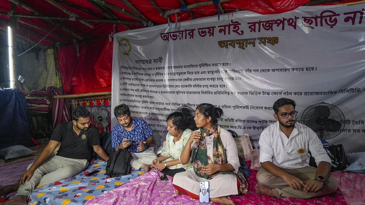 <div class="paragraphs"><p>ew junior doctors, protesting over the alleged rape and murder of their colleague at the RG Kar hospital, begin their fast unto death, claiming that their demands were not fulfilled by the West Bengal government, in Kolkata.</p></div>