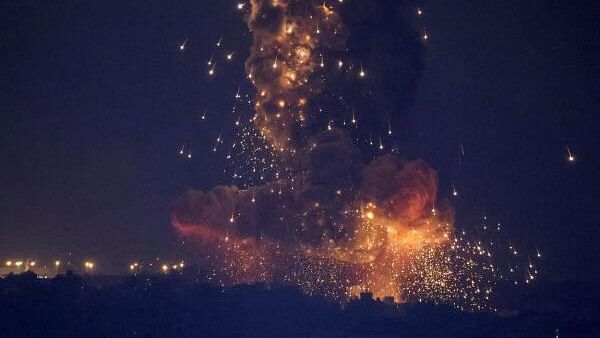 <div class="paragraphs"><p>Smoke and flames rise in Beirut's southern suburbs, after Israeli air strikes, amid ongoing hostilities between Hezbollah and Israeli forces, as seen from Sin El Fil, Lebanon, October 6, 2024.</p></div>