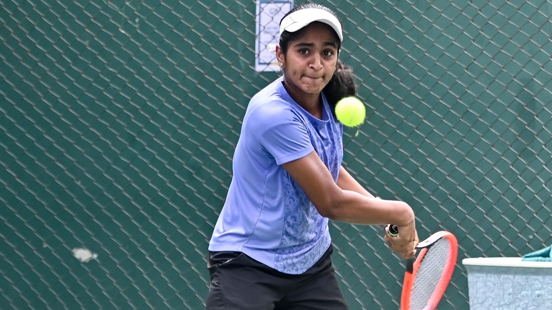 <div class="paragraphs"><p>Mandya's Kashvi Sunil made her maiden main draw at the senior level after Priyanshi Bhandari retired in the final qualifying round on Monday. </p></div>