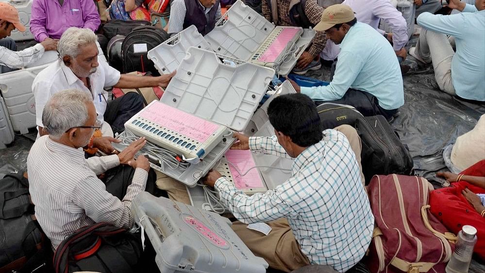 <div class="paragraphs"><p>Congress leaders of alleged tampering of EVMs in some Haryana seats. </p></div>