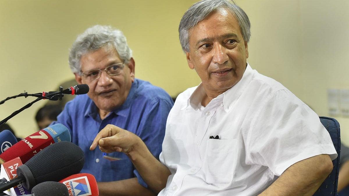 <div class="paragraphs"><p>CPI(M) leader Mohd Yousuf Tarigami (R) with late party  General Secretary Sitaram Yechury.&nbsp;</p></div>