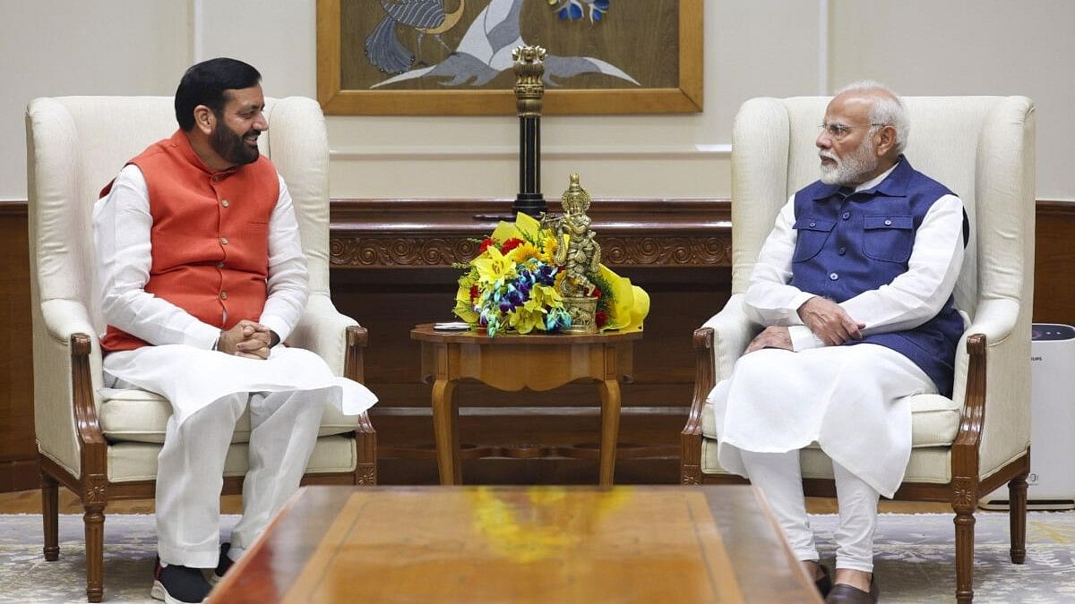 <div class="paragraphs"><p>Prime Minister Narendra Modi with Haryana Chief Minister Nayab Singh Saini at a meeting in New Delhi.</p></div>