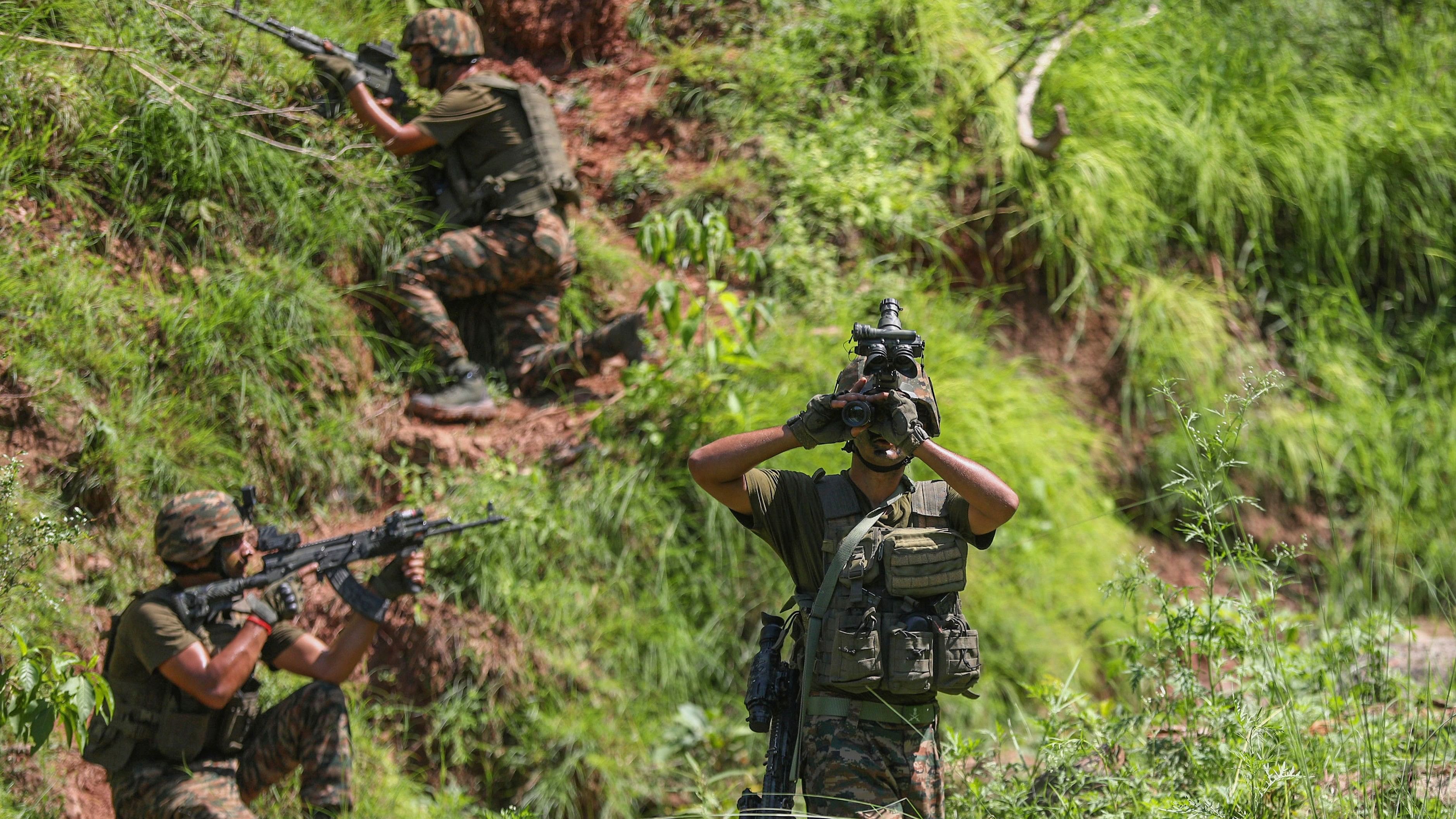 <div class="paragraphs"><p>Indian Army soldiers keep a watch near the Line of Control (LOC)  in Rajouri district (Representative image)</p></div>