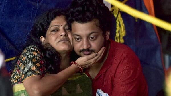 <div class="paragraphs"><p>Junior doctors during their hunger strike against the alleged rape and murder of a trainee doctor, in Kolkata, Thursday, Oct. 10, 2024.</p></div>