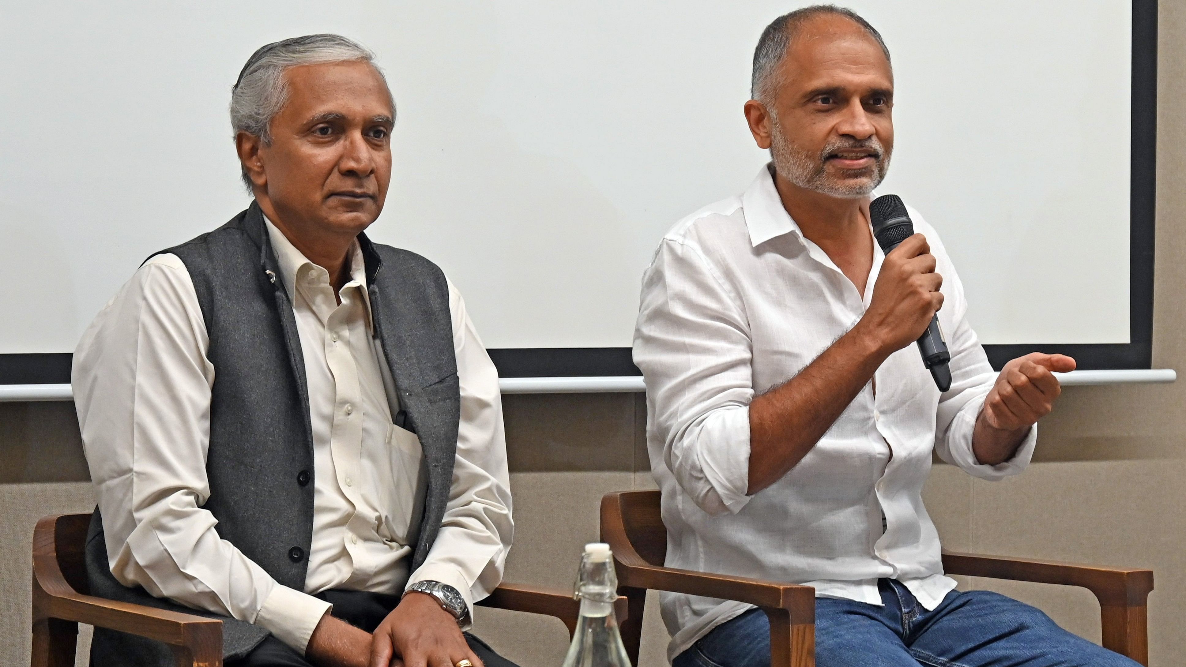 Dr Vikram Mathews, Director, Christian Medical College, Vellore, and (R) Anurag Behar, CEO, Azim Premji Foundation, at a press conference in the city on Wednesday. DH PHOTO/PUSHKAR V