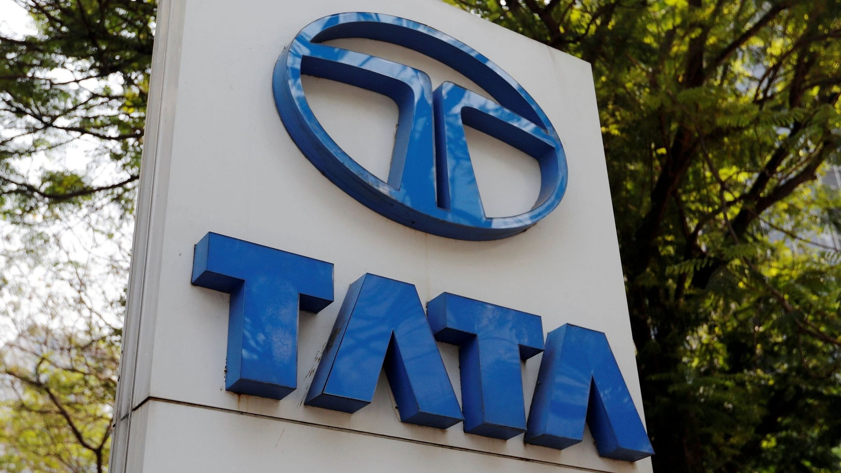 <div class="paragraphs"><p>A Tata Motors logo.</p></div>