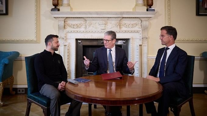 <div class="paragraphs"><p>British Prime Minister Keir Starmer with Ukrainian President Volodymyr Zelenskyy.</p></div>