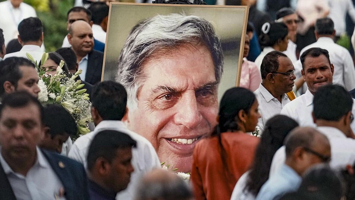 <div class="paragraphs"><p>People pay homage to business leader Ratan Tata at NCPA lawns, in Mumbai, Thursday, Oct. 10, 2024. Former Tata Group Chairman Ratan Tata, 86, died at a Mumbai hospital Wednesday night.</p></div>