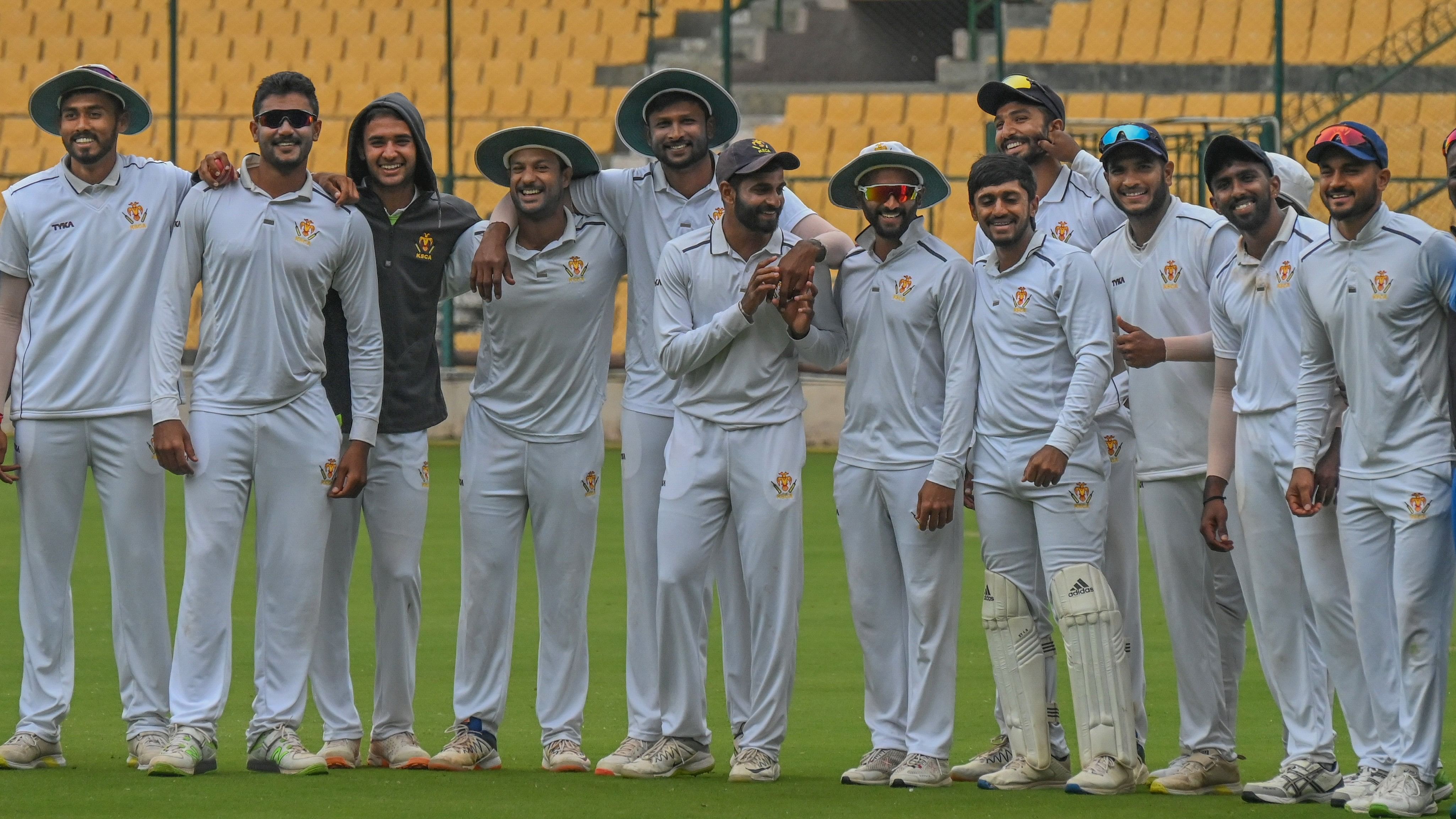 <div class="paragraphs"><p>File Photo of Karnataka Cricket team</p></div>