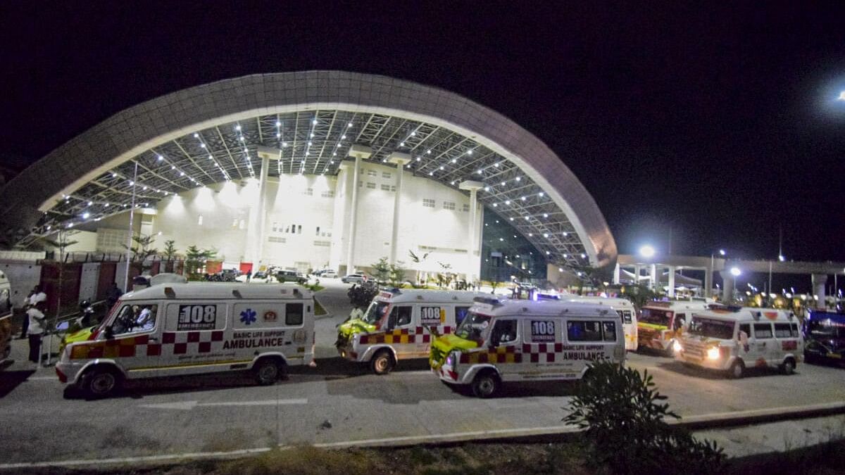 <div class="paragraphs"><p>Ambulances outside the Trichy Airport after an Air India flight from Tirchy to Sharjah faced a mid-air emergency.</p></div>