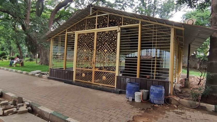 The shrine is located near Gate 4 of Lalbagh.