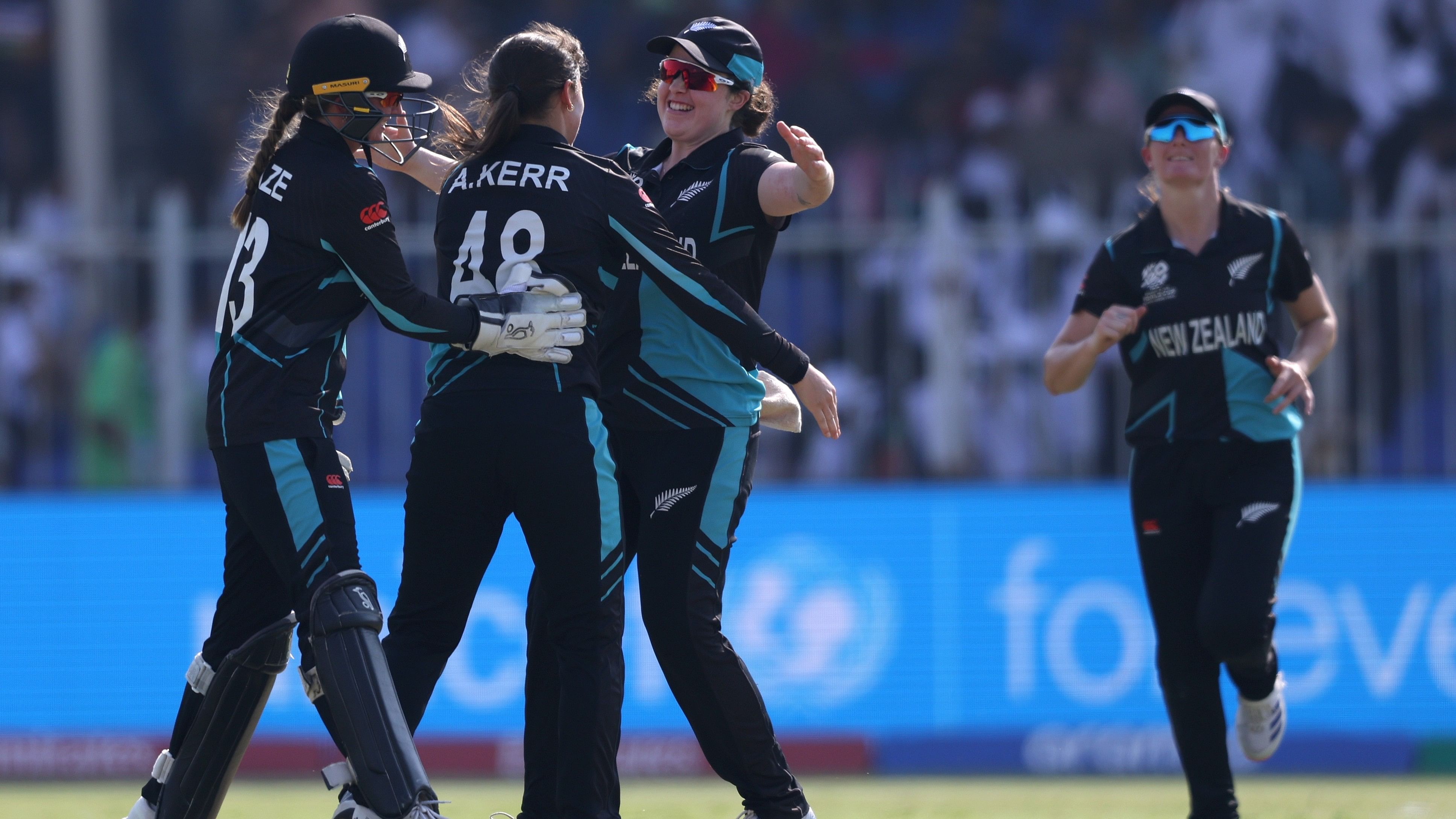 <div class="paragraphs"><p>New Zealand players celebrate after the win&nbsp;</p></div>