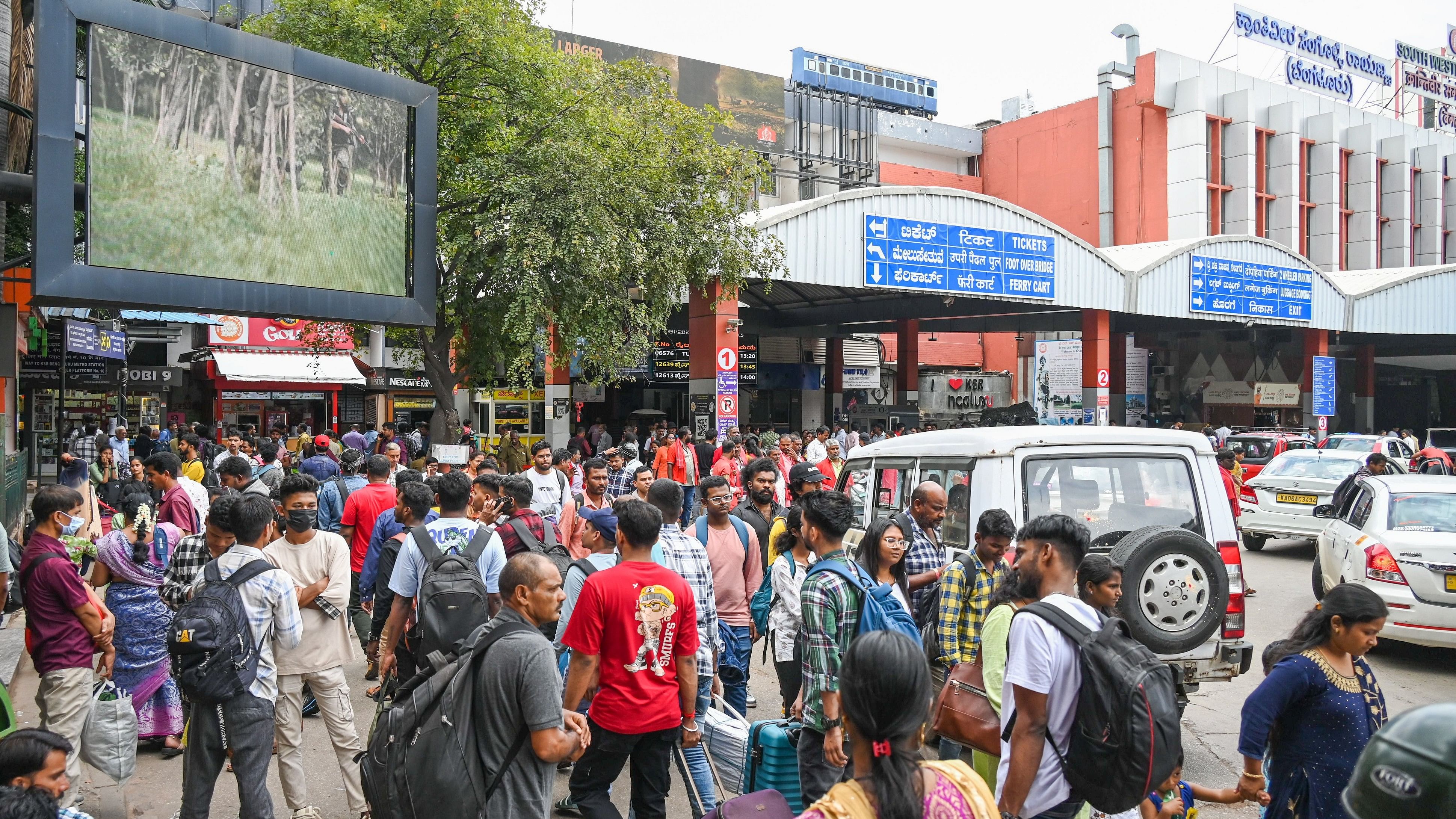 <div class="paragraphs"><p>While the overbridge provides a direct link between Krantivira Sangolli Rayanna Railway Station and KSR Metro Station, it offers little convenience for commuters seeking buses or cabs. Consequently, most prefer to exit through the main gate of the KSR Railway Station at Majestic for easier access to auto-rickshaws and taxis. </p></div>