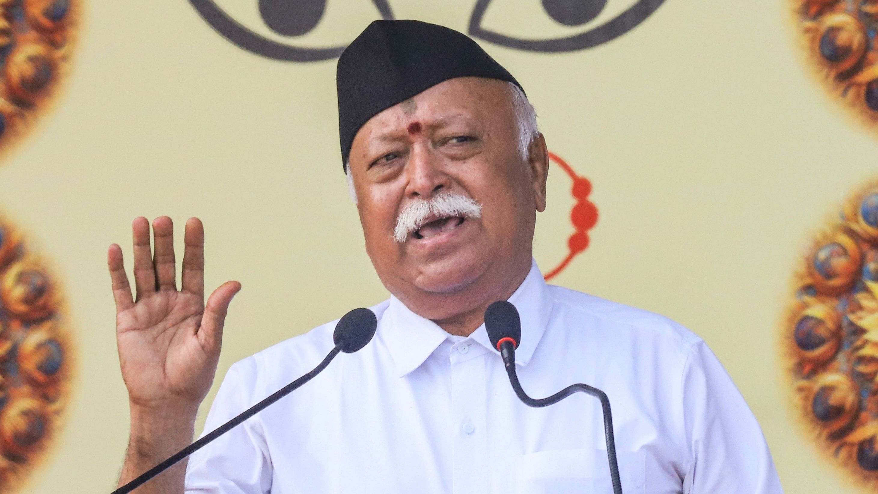 <div class="paragraphs"><p>Rashtriya Swayamsevak Sangh (RSS) chief Mohan Bhagwat speaks during a function organised on the occasion of 'Vijayadashami', in Nagpur, Saturday, Oct. 12, 2024. </p></div>