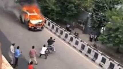 <div class="paragraphs"><p>Driverless car catches fire in Jaipur.</p></div>