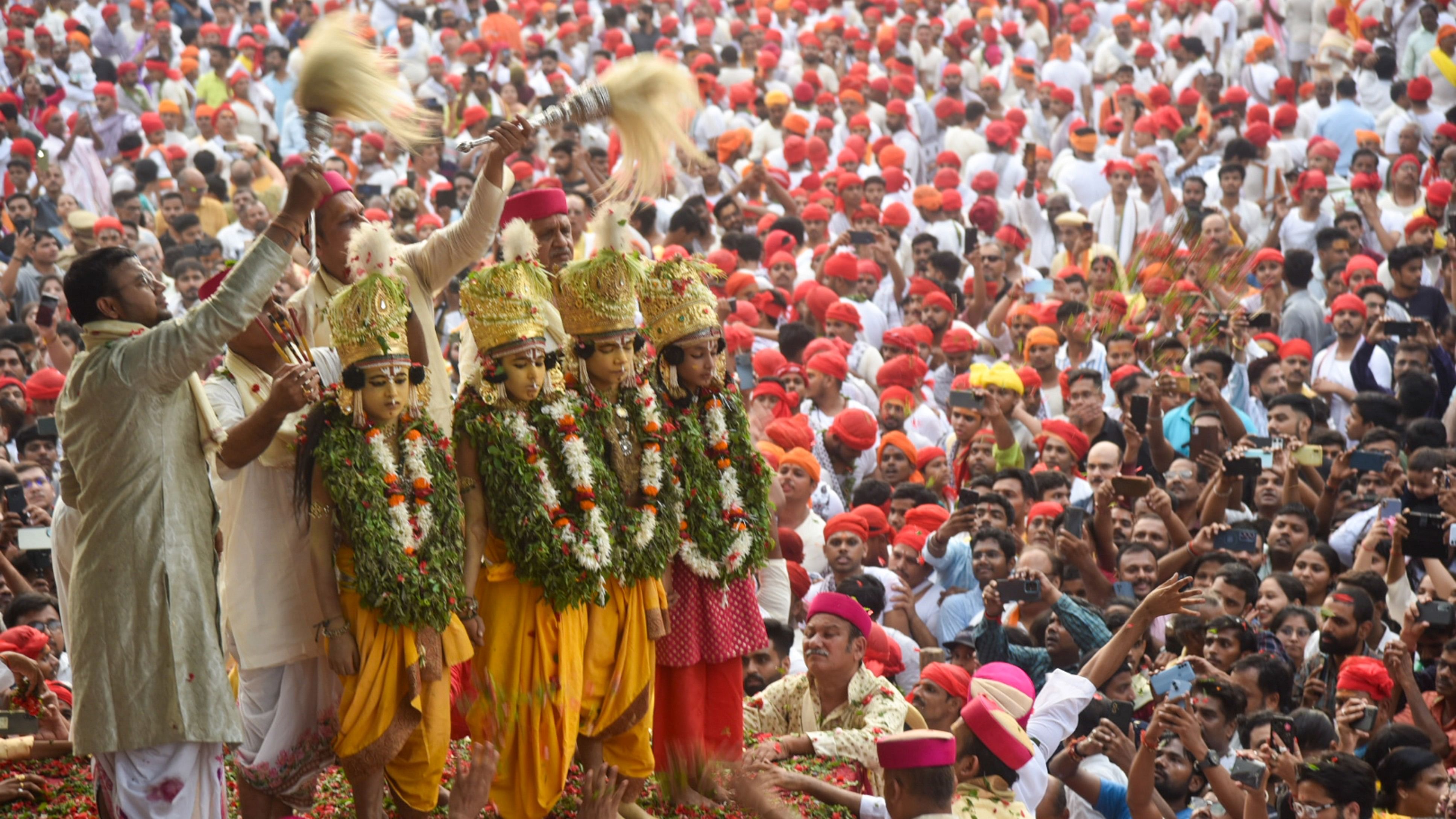 <div class="paragraphs"><p>Bharat Milap at Varanasi's Nati Imli</p></div>