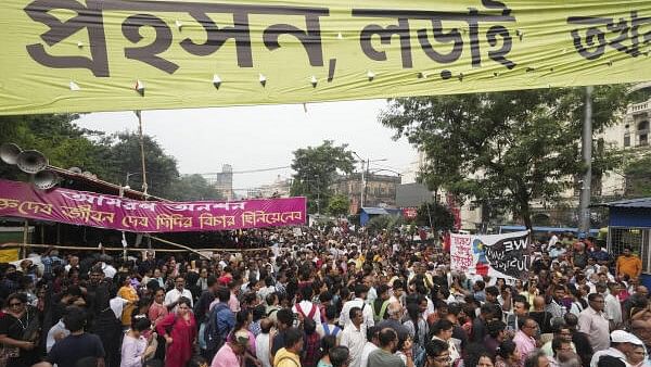 <div class="paragraphs"><p>A large gathering at the ‘Droh carnival’, the human-chain protest demonstration against the rape and murder of a junior doctor of R.G. Kar Medical College &amp; Hospital, in Kolkata</p></div>