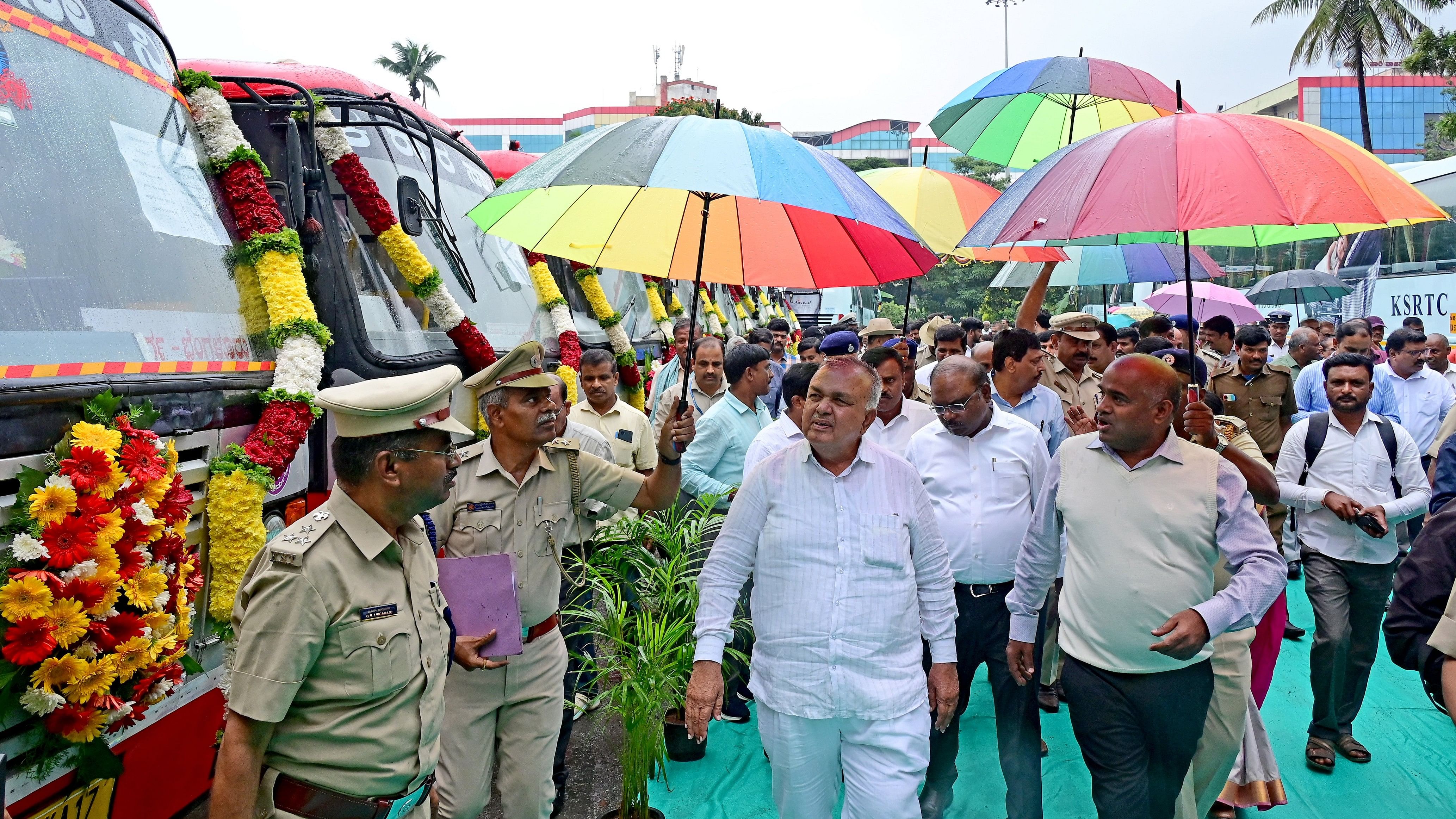 <div class="paragraphs"><p>Transport Minister Ramalinga Reddy, KSRTC Vice-Chairman Mohammed Rizwan Nawab, KSRTC Managing Director V Anbukumar and Transport Department Secretary NV Prasad at the inauguration of the refurbished buses on Wednesday. </p></div>