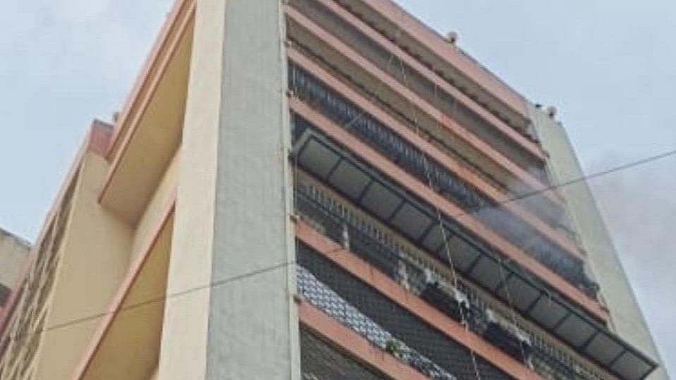 <div class="paragraphs"><p>The blaze erupted at around 8 am on the 10th floor of Riya Palace building, located on 4th Cross Road at the Lokhandwala Complex in Andheri area.</p></div>