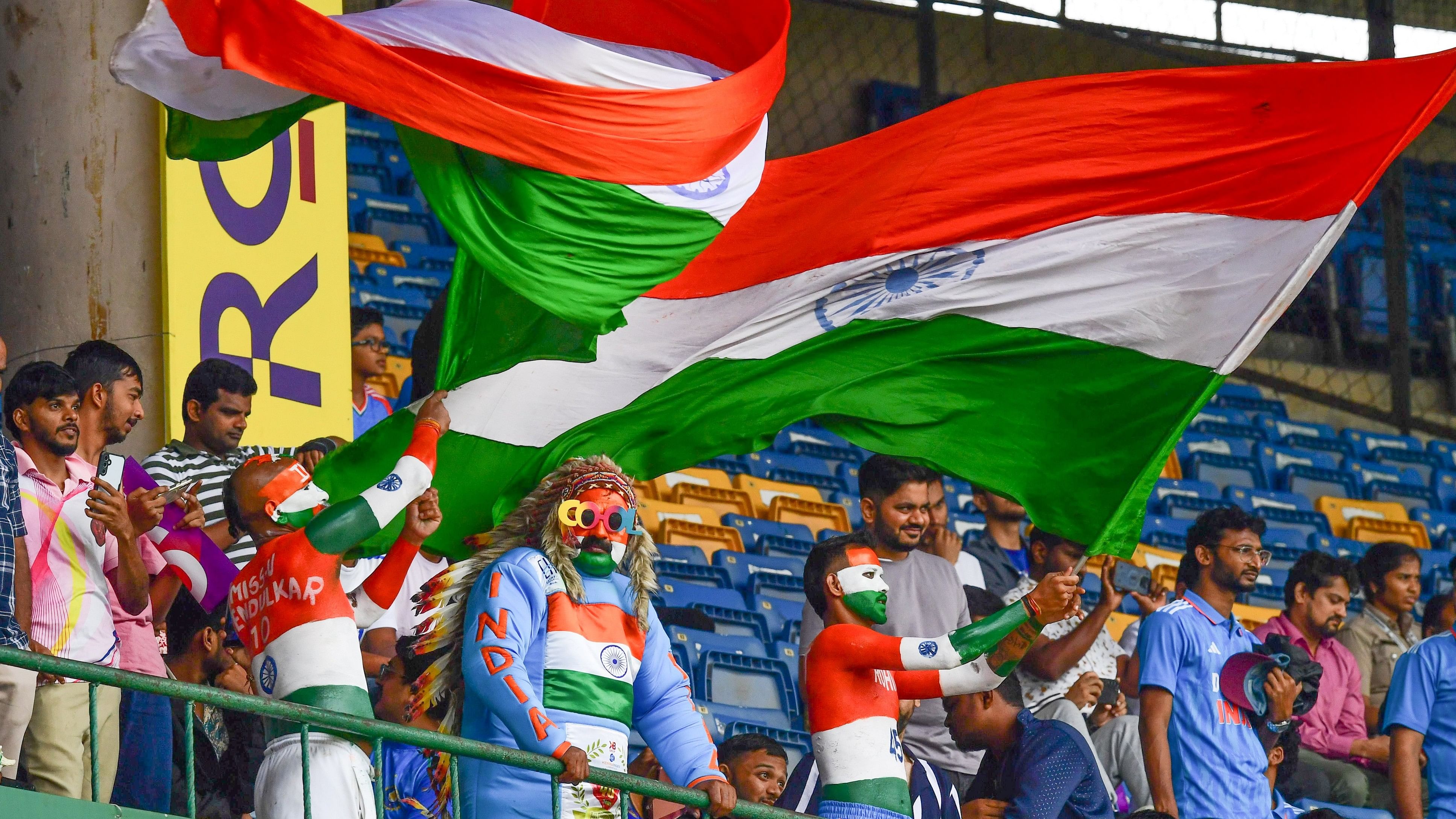 <div class="paragraphs"><p>Despite facing severe inconveniences, Indian fans turned up in numbers to cheer their team at the Chinnaswamy Stadium on Thursday. </p></div>