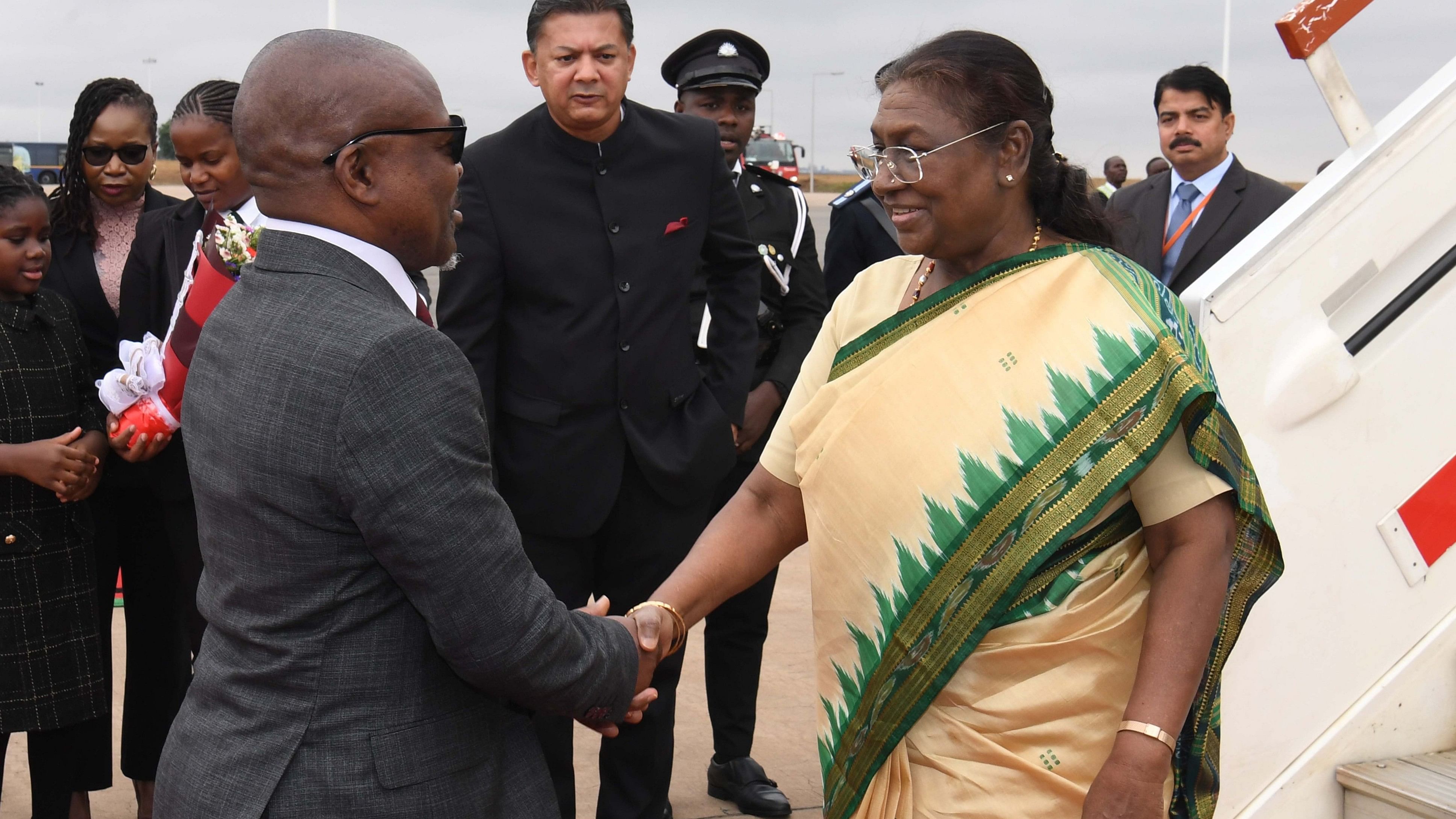 <div class="paragraphs"><p>She was received by Malawi's Vice President Michael Usi at the airport. She was accorded a ceremonial welcome.</p></div>