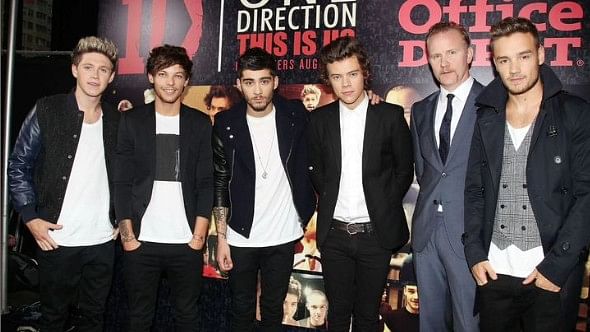 <div class="paragraphs"><p>(From L-R) Niall Horan, Louis Tomlinson,  Zayn Malik, Harry Styles, filmmaker Morgan Spurlock and Liam Payne.</p></div>