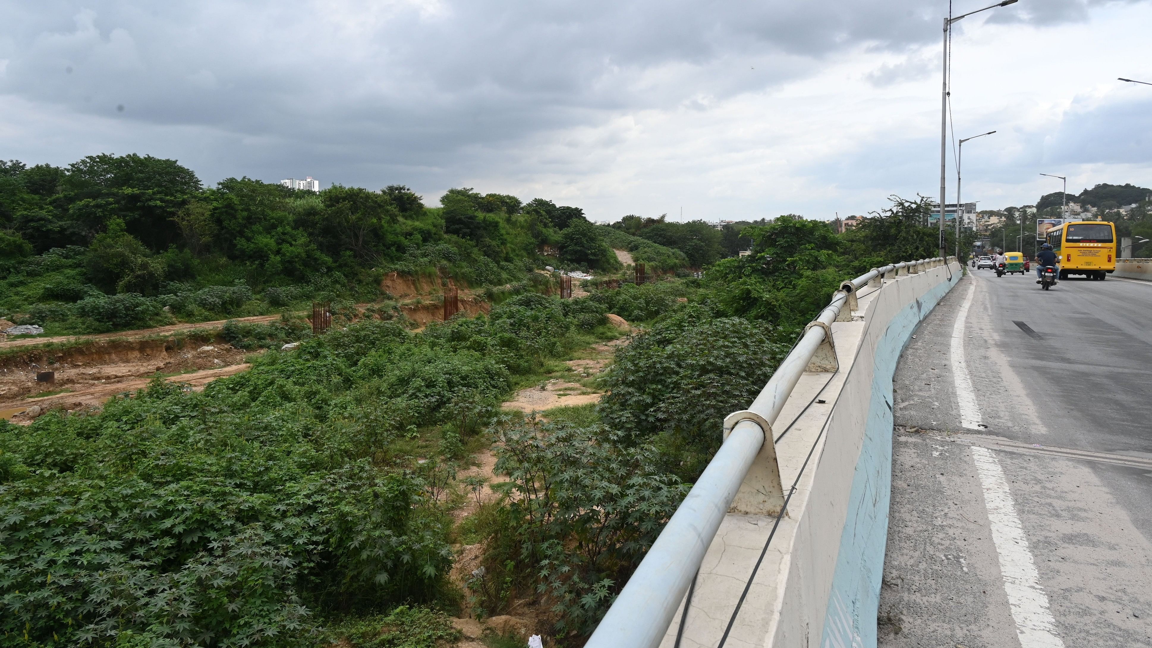 The 45-acre land parcel is located near the Hebbal Junction. The BMRCL wants to build two metro stations and a depot. DH PHOTO/B K JANARDHAN