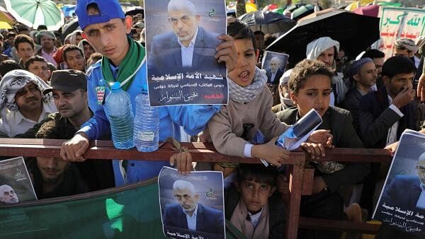 <div class="paragraphs"><p>Protesters rally to show support to Palestinians and Hezbollah, in Sanaa.</p></div>