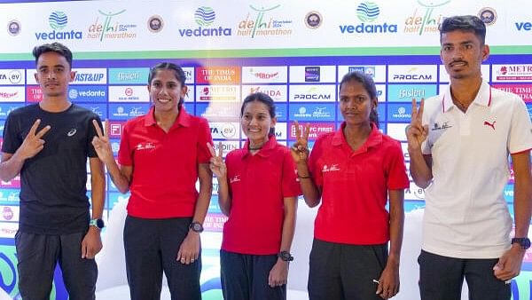 <div class="paragraphs"><p>(L-R) Sawan Barwal, Priti Lamba, Nirmaben Thakor, Kavita Yadav and Kiran Matre pose for photos during a press conference ahead of Delhi Half Marathon 2024, in New Delhi, Saturday, Oct. 19, 2024. </p></div>