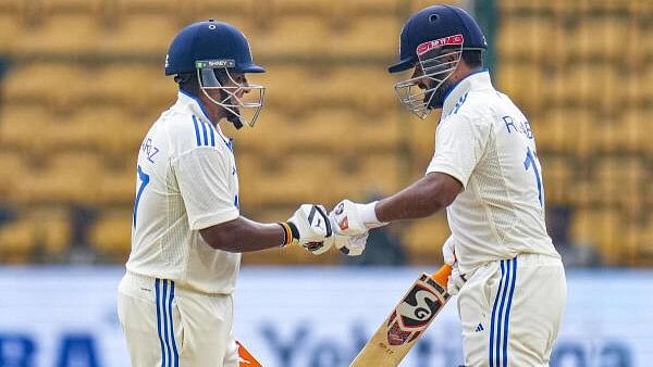 <div class="paragraphs"><p>India's Rishabh Pant and Sarfaraz Khan during the fourth day of the first test cricket match between India and New Zealand at M Chinnaswamy Stadium, in Bengaluru, Saturday, Oct 19, 2024.</p></div>