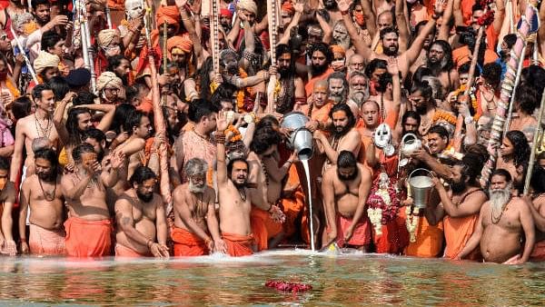 <div class="paragraphs"><p>Devotees gather to offer prayers during the third 'Shahi Snan' of the Kumbh Mela 2021. (Image for representation)</p></div>