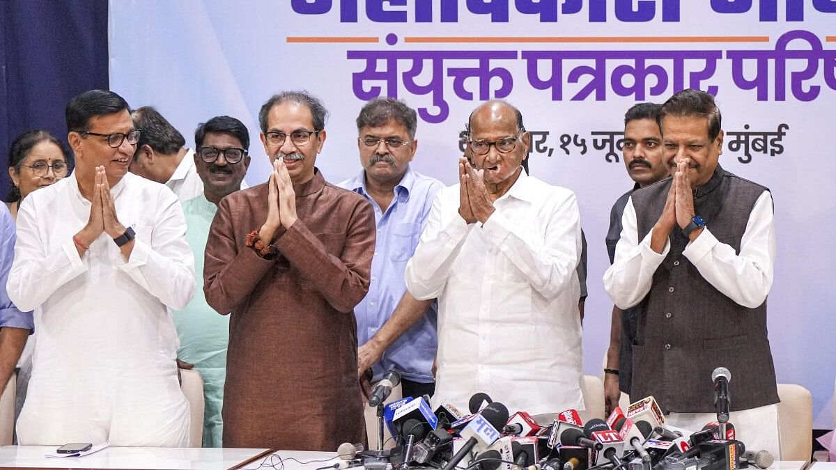 <div class="paragraphs"><p>NCP chief Sharad Pawar(CR), Shiv Sena (UBT) chief Uddhav Thackeray(CL) and Congress leaders Balasaheb Thorat and Prithviraj Chavan.</p></div>