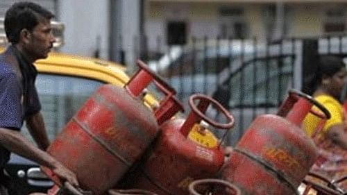 <div class="paragraphs"><p>Representative image of cooking gas cylinders.</p></div>