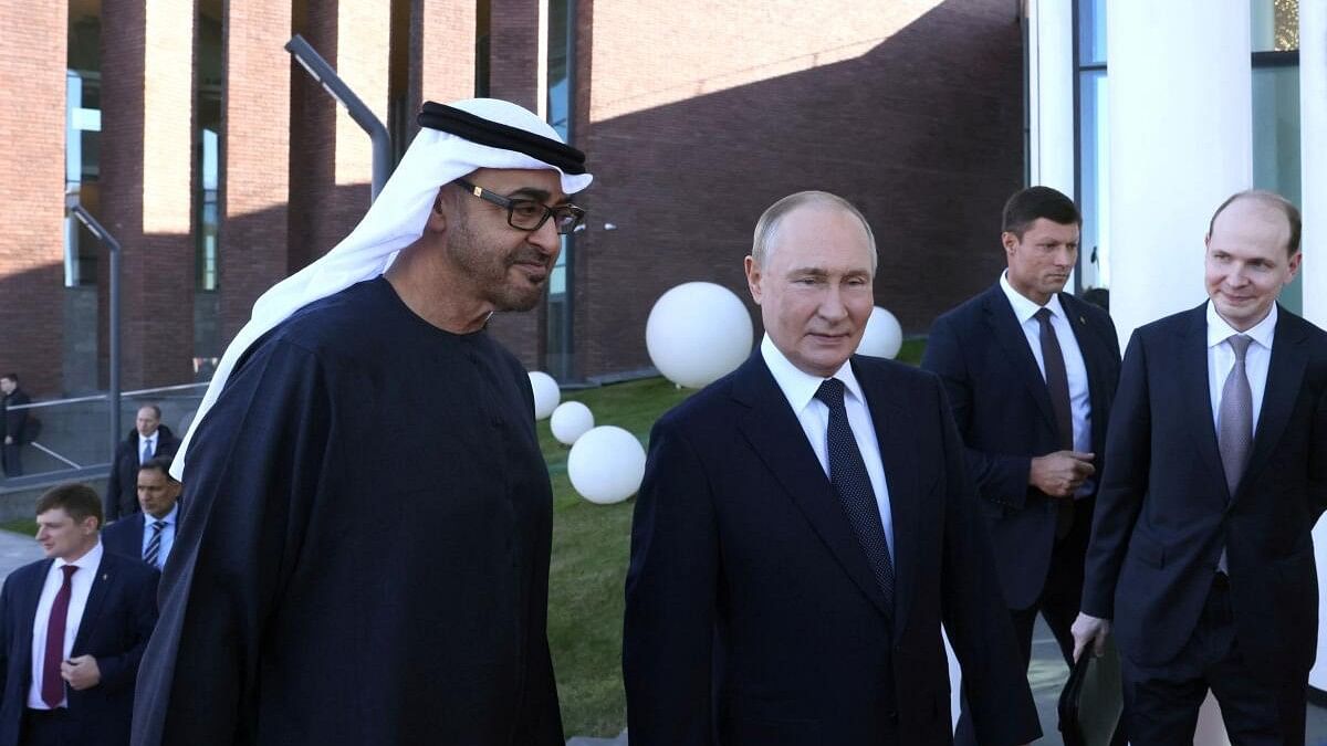 <div class="paragraphs"><p>Russia's Vladimir Putin meets with United Arab Emirates' President Sheikh Mohamed bin Zayed Al Nahyan in Moscow.</p></div>