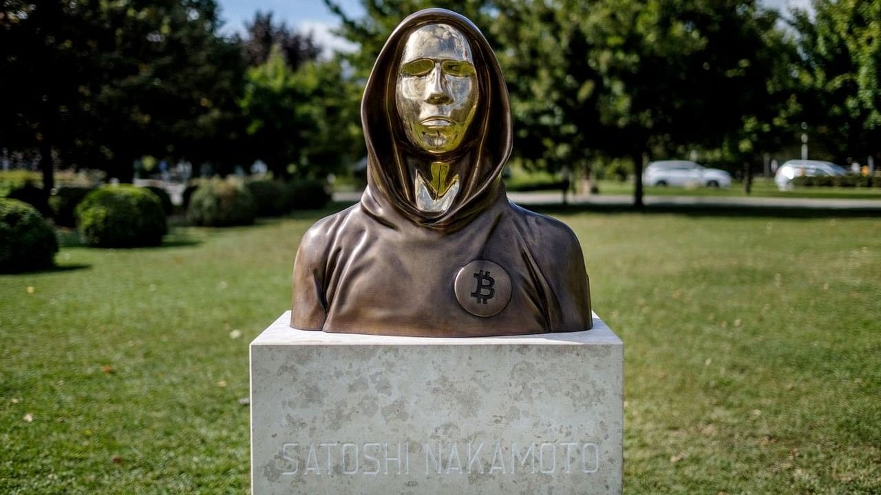 <div class="paragraphs"><p>A statue in Budapest dedicated to Satoshi Nakamoto</p></div>