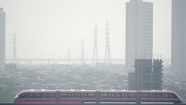 <div class="paragraphs"><p>A monorail runs amid smog in Mumbai. (Representative image)</p></div>