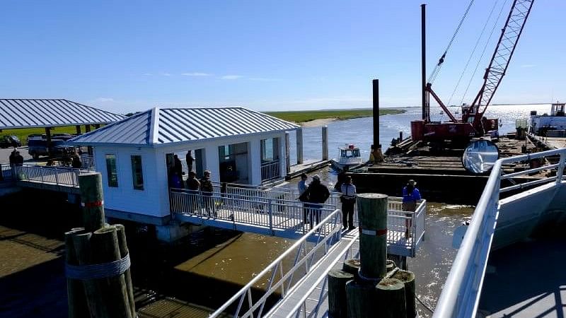 <div class="paragraphs"><p>The collapsed gangway in Georgia.</p></div>