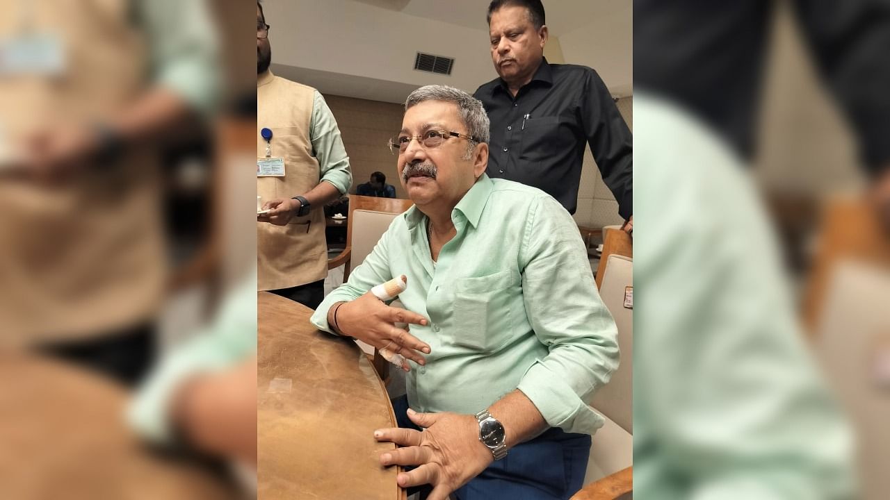 <div class="paragraphs"><p>TMC's Kalyan Banerjee after sustaining injuries when he smashed a glass bottle during a heated exchange with BJP's Abhijit Gangopadhyay at a meeting of Joint Parliamentary Committee on Waqf (Amendment) Bill, in New Delhi, Tuesday.</p></div>