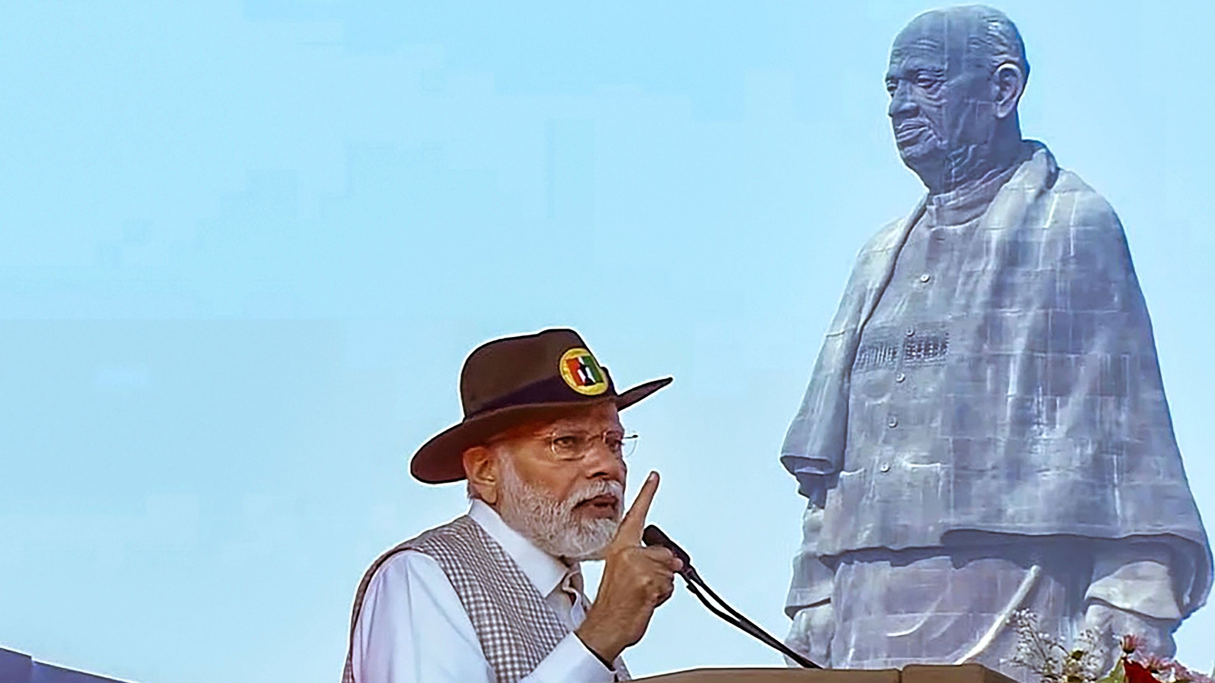 <div class="paragraphs"><p>Prime Minister Narendra Modi addresses at the 'Statue of Unity'</p></div>