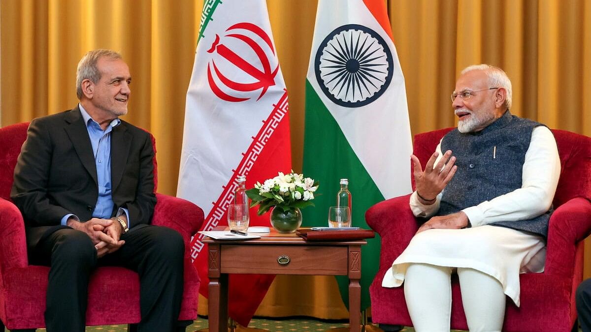 <div class="paragraphs"><p>Prime Minister Narendra Modi meets President Masoud Pezeshkian of Iran in Kazan, Russia</p></div>