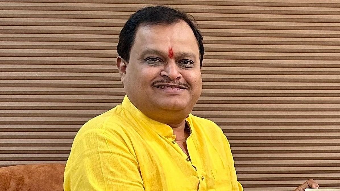 <div class="paragraphs"><p>Sudharshan TV&nbsp;anchor and managing director Suresh Chavhanke.</p></div>