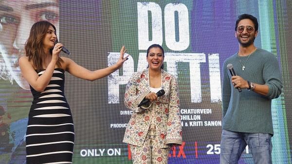 <div class="paragraphs"><p>L-R) Actors Kriti Sanon, Kajol and Shaheer Sheikh during the promotion of their upcoming film 'Do Patti', at Raj Mandir Cinema, in Jaipur.</p></div>