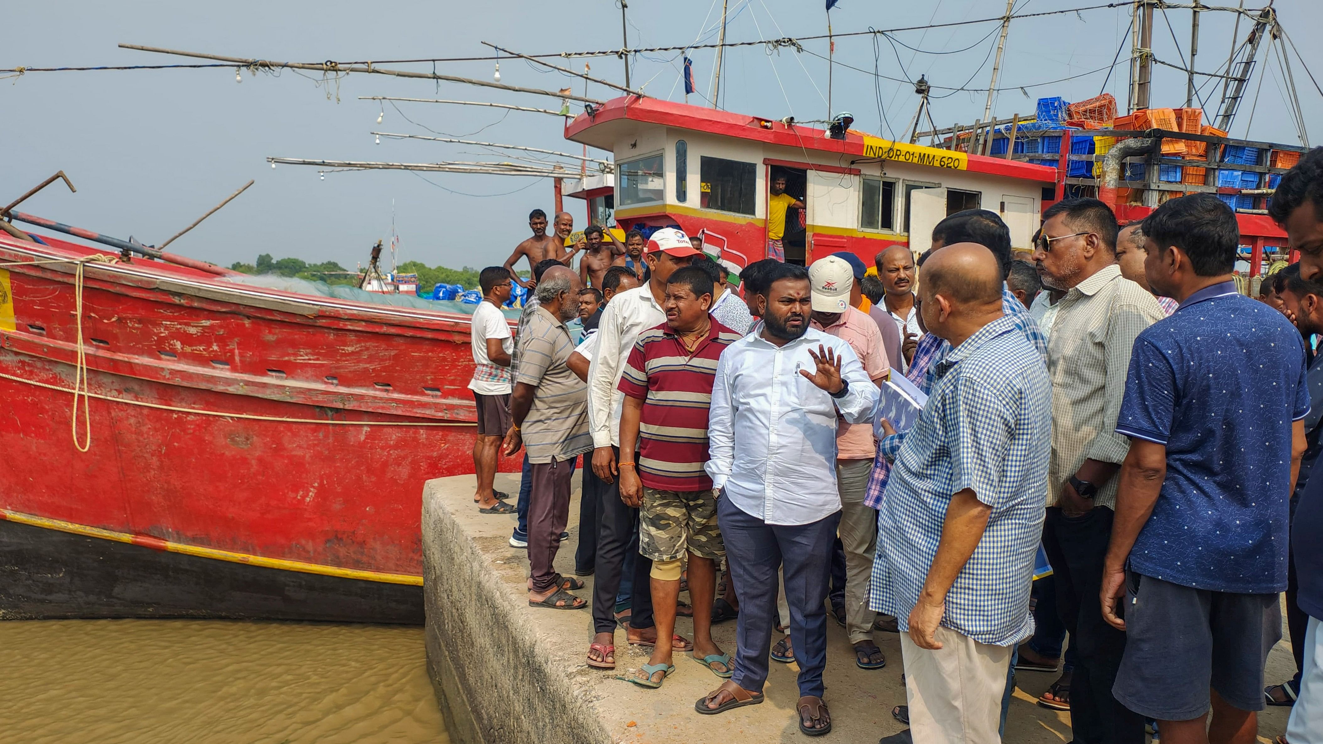 <div class="paragraphs"><p>MLA Manas Kumar Dutta interacts with fishermen during inspection of the Bahabalpur Jetty area ahead of cyclone Dana landfall, in Balasore district, Odisha, Tuesday.</p></div>