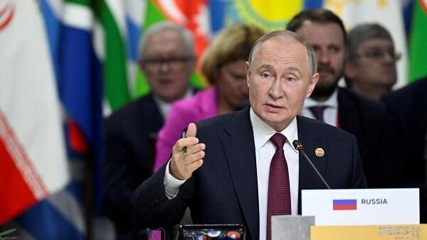 <div class="paragraphs"><p>Russia's President Vladimir Putin gestures as he speaks during the extended format meeting of the BRICS summit in Kazan, Russia on October 23, 2024.</p></div>