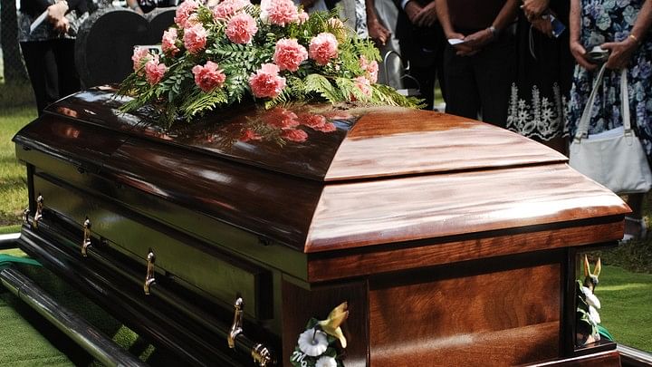 <div class="paragraphs"><p>Representative image of a funeral service.</p></div>