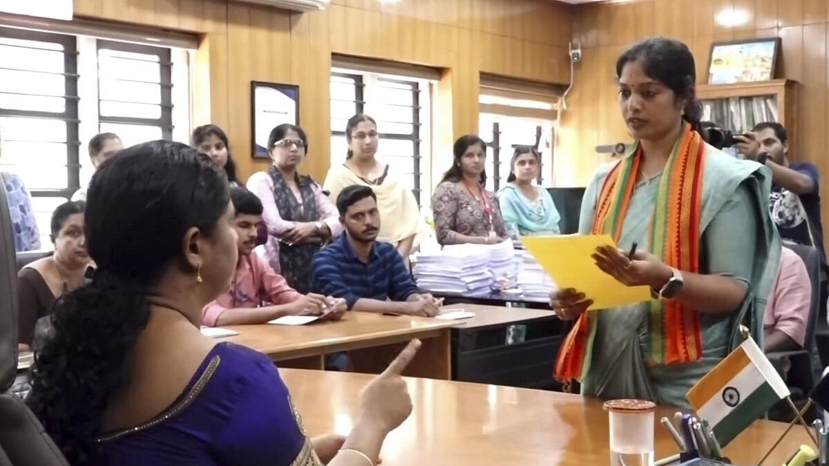 <div class="paragraphs"><p>BJP candidate Navya Haridas files her nomination for Wayanad bypolls.&nbsp;</p></div>